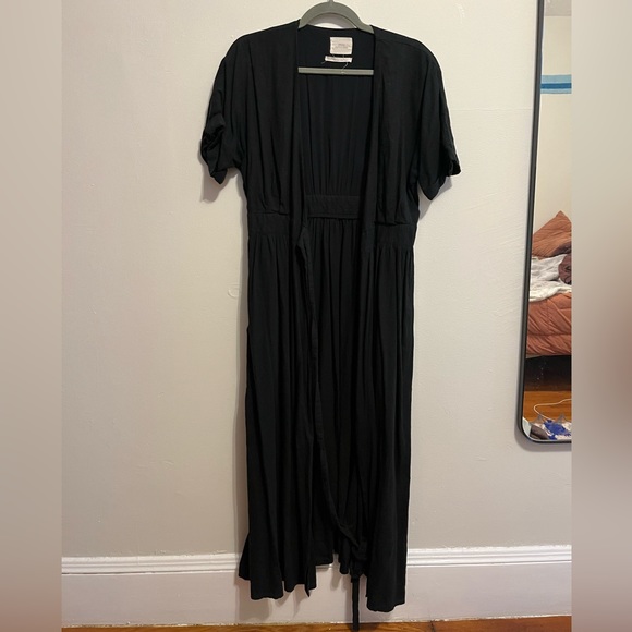 literally the black midi dress from the poshmark add lol urban outfitters - Picture 2 of 4